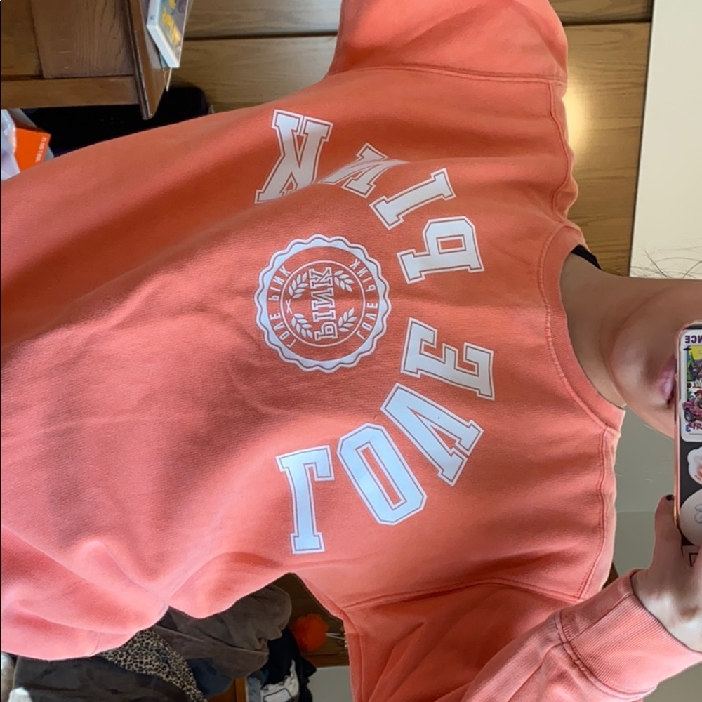 crew neck